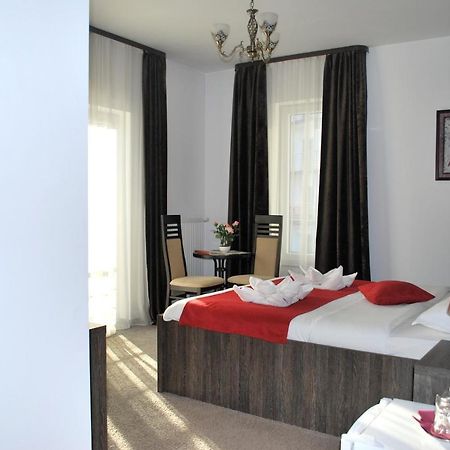 Auberge de jeunesse Harmonie Rădăuţi Extérieur photo