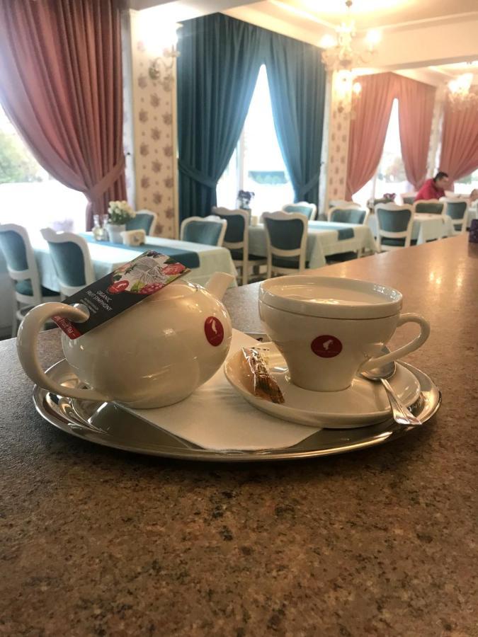 Auberge de jeunesse Harmonie Rădăuţi Extérieur photo