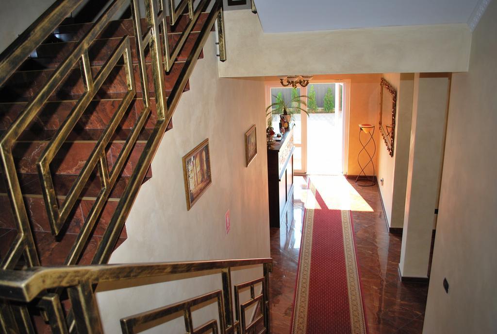 Auberge de jeunesse Harmonie Rădăuţi Extérieur photo
